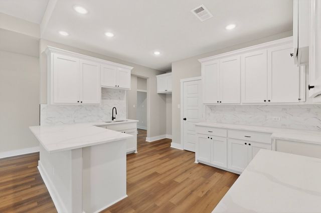 749 J L Drive, Valley View, TX 76272
