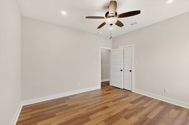 749 J L Drive, Valley View, TX 76272