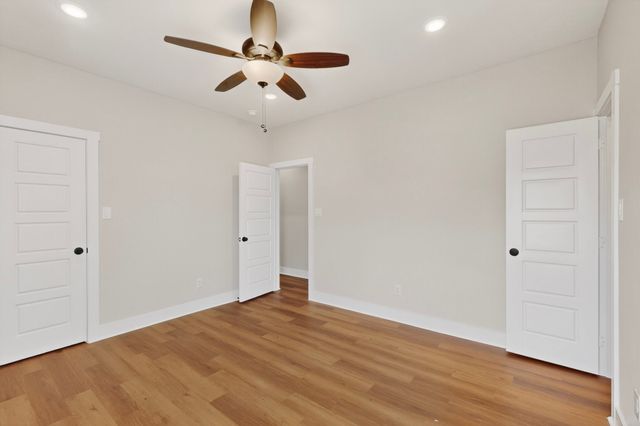 749 J L Drive, Valley View, TX 76272