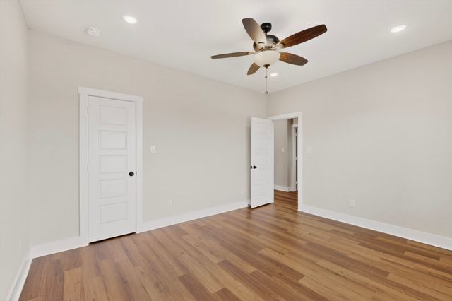 749 J L Drive, Valley View, TX 76272