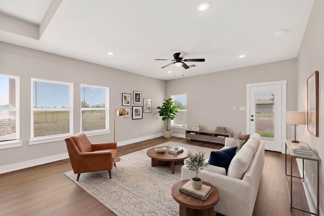 749 J L Drive, Valley View, TX 76272