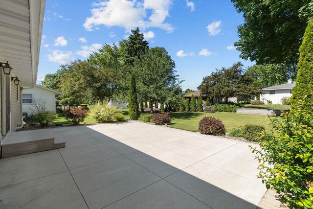901 CAROL LYNN DRIVE, Little Chute, WI 54140