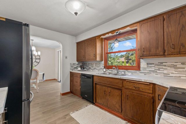 901 CAROL LYNN DRIVE, Little Chute, WI 54140