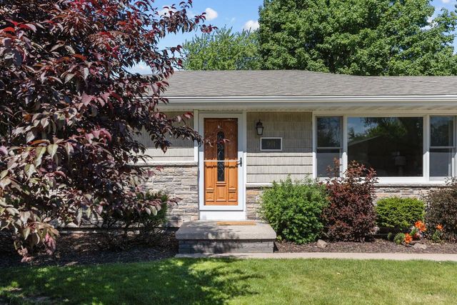 901 CAROL LYNN DRIVE, Little Chute, WI 54140