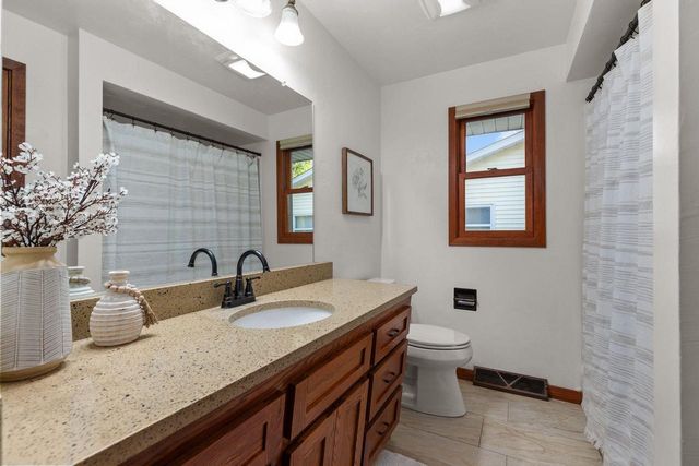 901 CAROL LYNN DRIVE, Little Chute, WI 54140