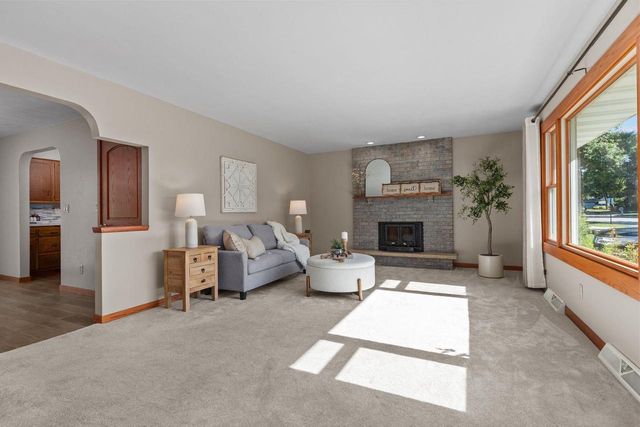 901 CAROL LYNN DRIVE, Little Chute, WI 54140