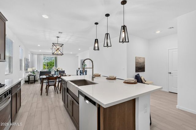 33908 N BEEBLOSSOM Trail, San Tan Valley, AZ 85144