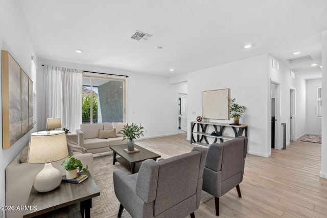 33908 N BEEBLOSSOM Trail, San Tan Valley, AZ 85144