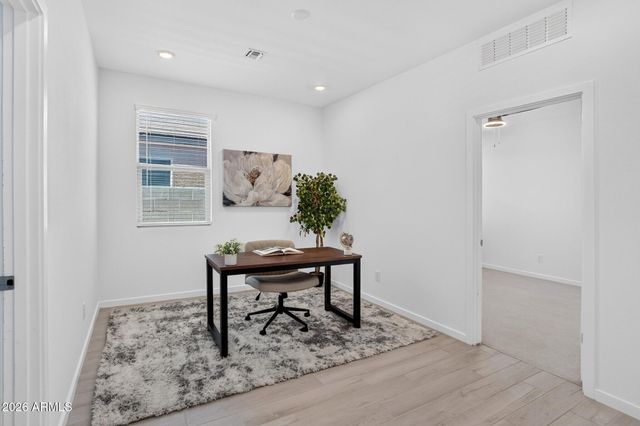 33908 N BEEBLOSSOM Trail, San Tan Valley, AZ 85144