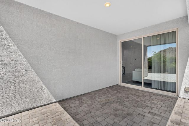 33908 N BEEBLOSSOM Trail, San Tan Valley, AZ 85144