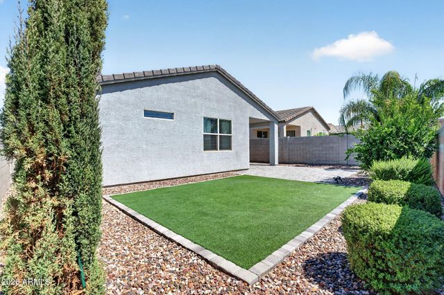 33908 N BEEBLOSSOM Trail, San Tan Valley, AZ 85144