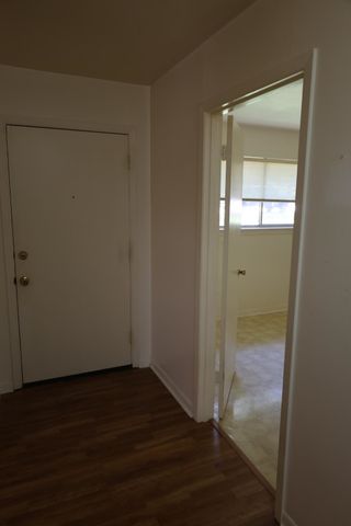 700 Hollybrook Dr, Longview, TX 75605