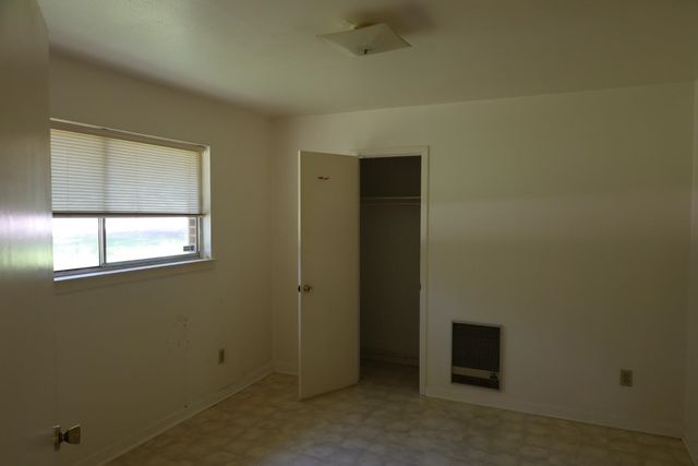 700 Hollybrook Dr, Longview, TX 75605