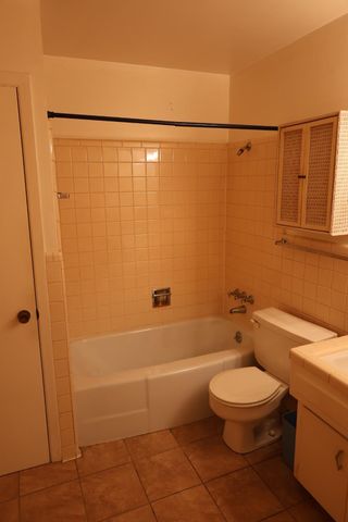 700 Hollybrook Dr, Longview, TX 75605