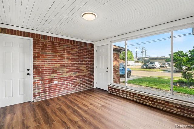 27591 Little Mack Avenue, Saint Clair Shores, MI 48081
