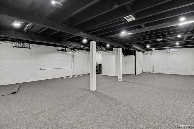 27591 Little Mack Avenue, Saint Clair Shores, MI 48081