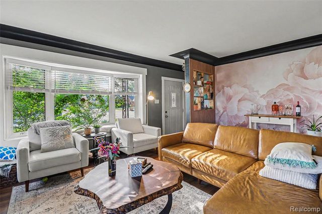 27591 Little Mack Avenue, Saint Clair Shores, MI 48081