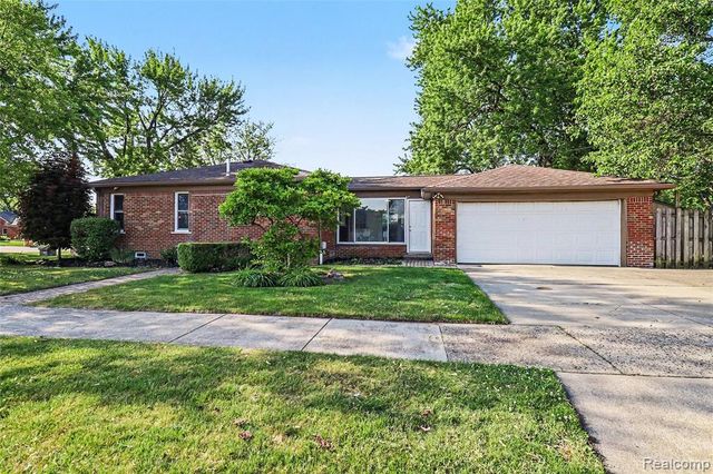 27591 Little Mack Avenue, Saint Clair Shores, MI 48081