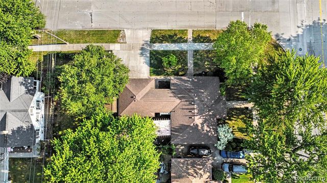 27591 Little Mack Avenue, Saint Clair Shores, MI 48081