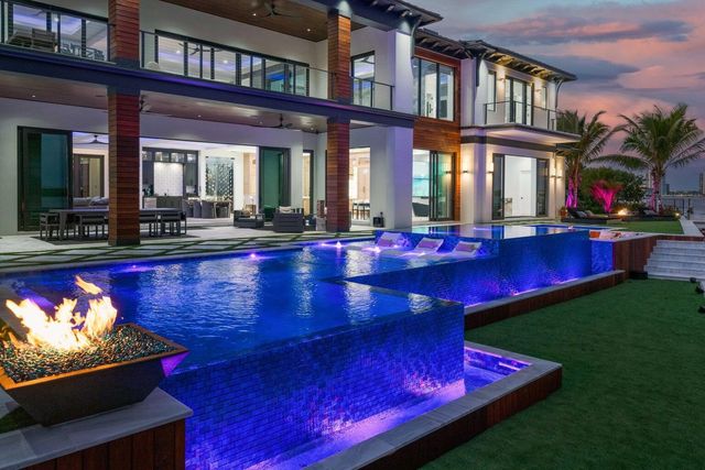 712 Lakeside Circle, North Palm Beach, FL 33408