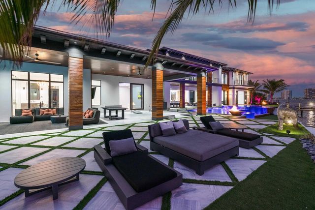 712 Lakeside Circle, North Palm Beach, FL 33408