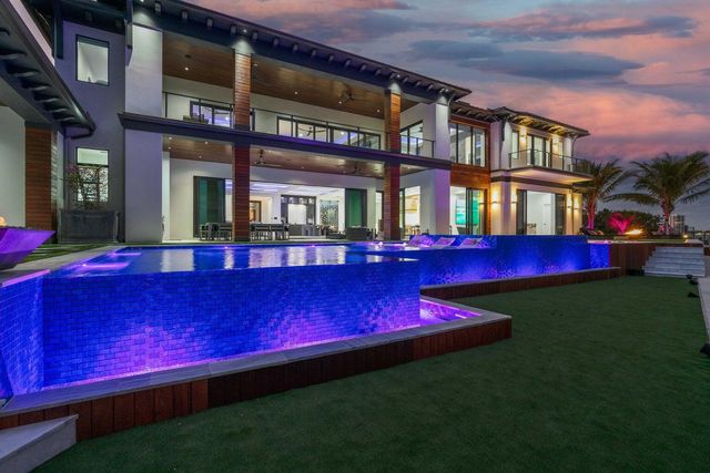 712 Lakeside Circle, North Palm Beach, FL 33408