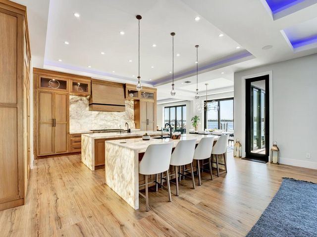 712 Lakeside Circle, North Palm Beach, FL 33408