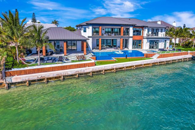 712 Lakeside Circle, North Palm Beach, FL 33408