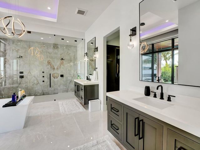 712 Lakeside Circle, North Palm Beach, FL 33408