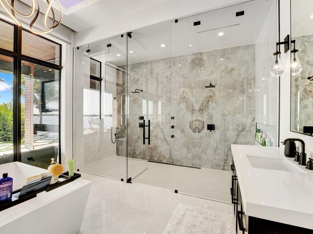 712 Lakeside Circle, North Palm Beach, FL 33408