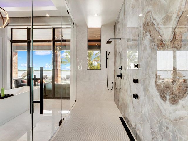 712 Lakeside Circle, North Palm Beach, FL 33408