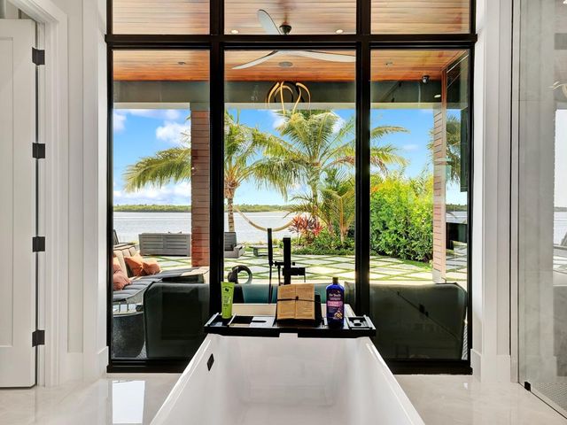 712 Lakeside Circle, North Palm Beach, FL 33408