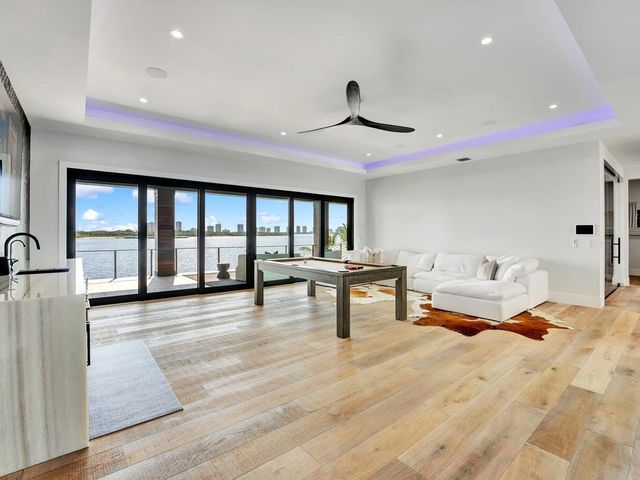 712 Lakeside Circle, North Palm Beach, FL 33408