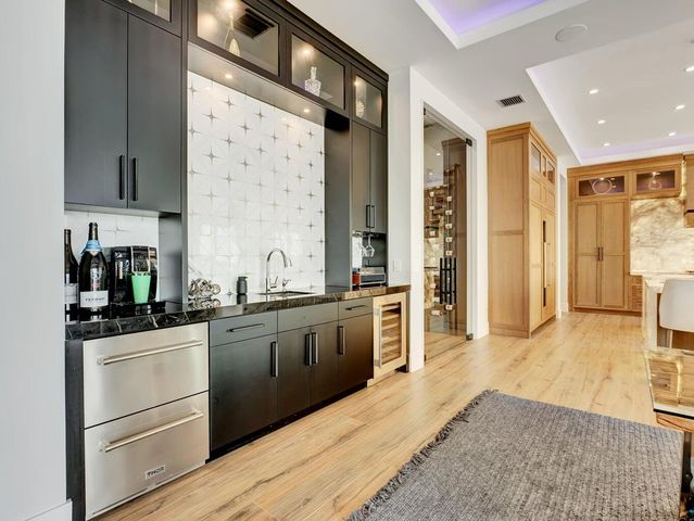 712 Lakeside Circle, North Palm Beach, FL 33408