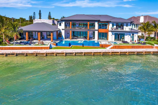 712 Lakeside Circle, North Palm Beach, FL 33408