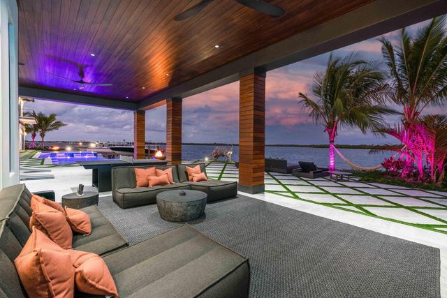 712 Lakeside Circle, North Palm Beach, FL 33408