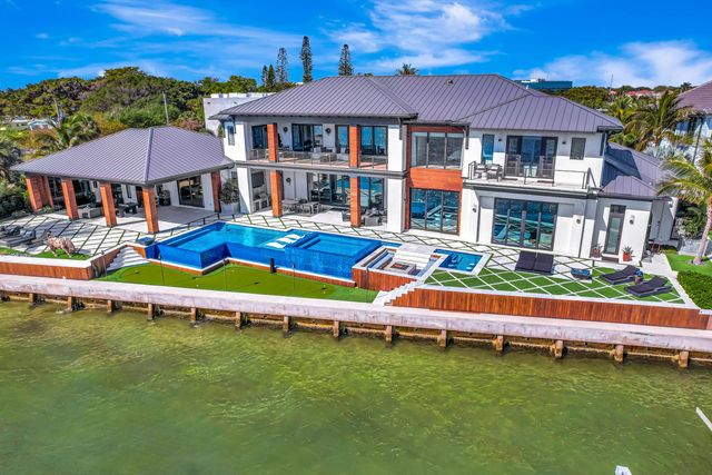 712 Lakeside Circle, North Palm Beach, FL 33408