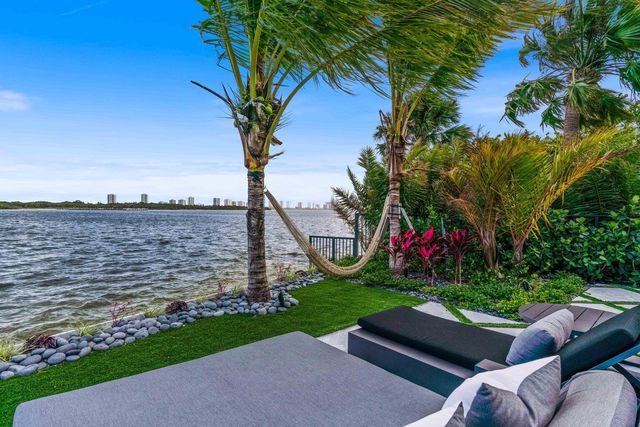 712 Lakeside Circle, North Palm Beach, FL 33408