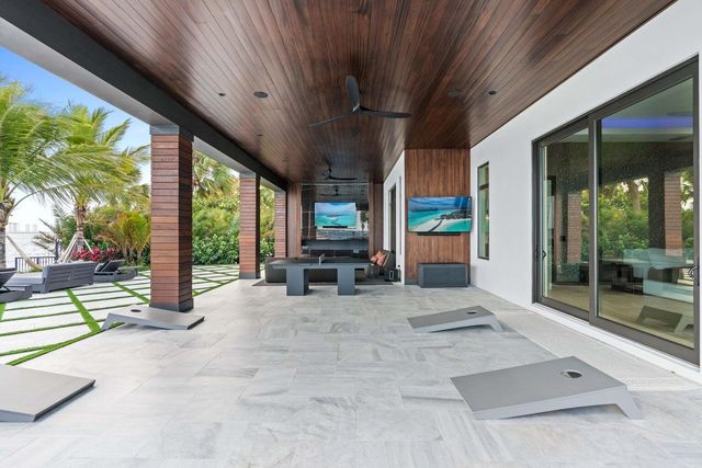 712 Lakeside Circle, North Palm Beach, FL 33408