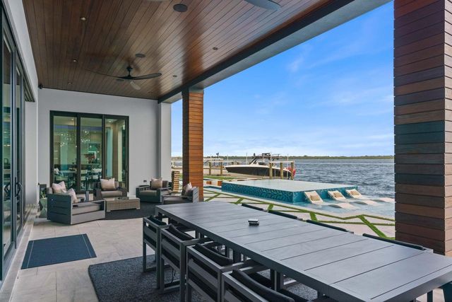 712 Lakeside Circle, North Palm Beach, FL 33408