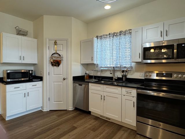 997 Regent Drive, Matteson, IL 60443