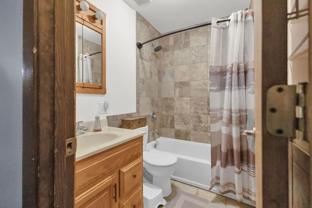 75 Myrna Circle, St Joseph, MO 64506