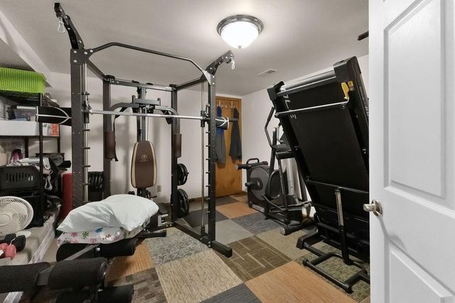 75 Myrna Circle, St Joseph, MO 64506