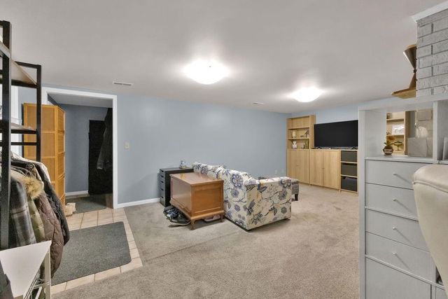 75 Myrna Circle, St Joseph, MO 64506