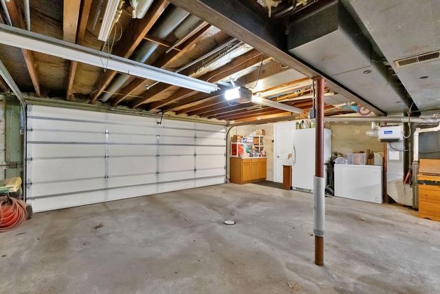 75 Myrna Circle, St Joseph, MO 64506