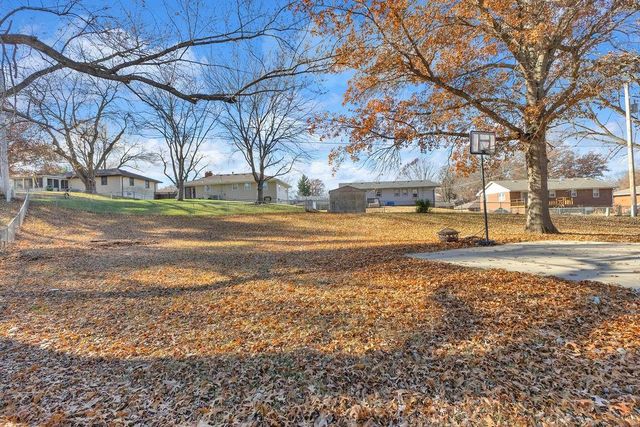 75 Myrna Circle, St Joseph, MO 64506