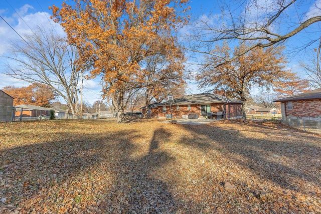 75 Myrna Circle, St Joseph, MO 64506