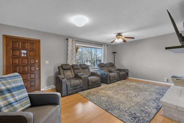 75 Myrna Circle, St Joseph, MO 64506