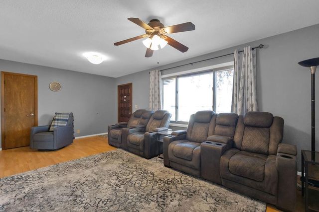 75 Myrna Circle, St Joseph, MO 64506