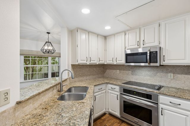 5950 Lindenshire Lane 302, Dallas, TX 75230